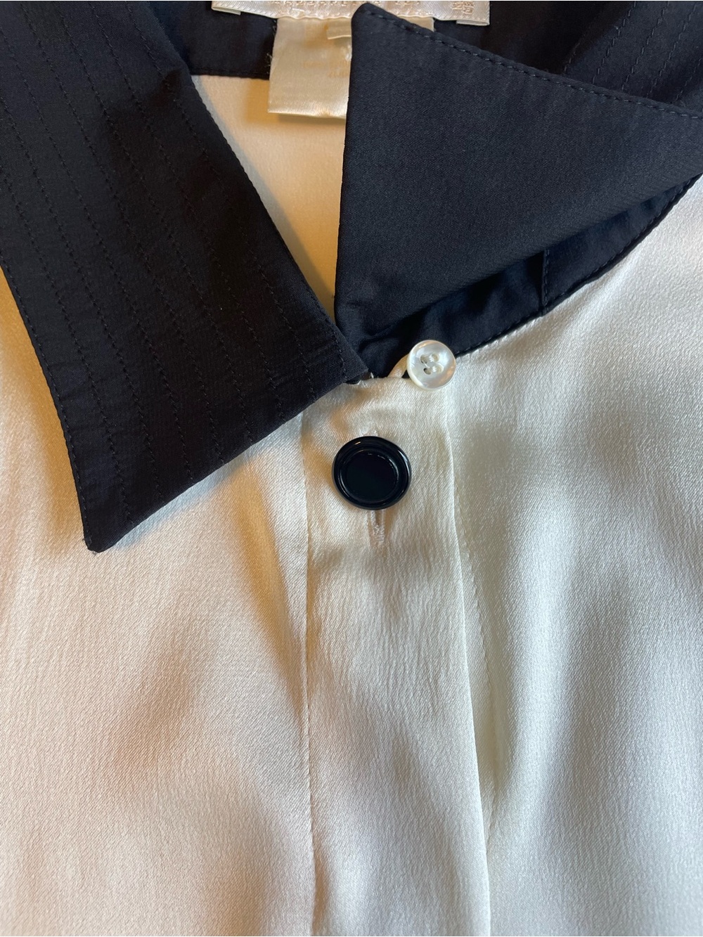Escada Cream Silk Blouse with Black Collar and Cuffs - Picture 5 of 6